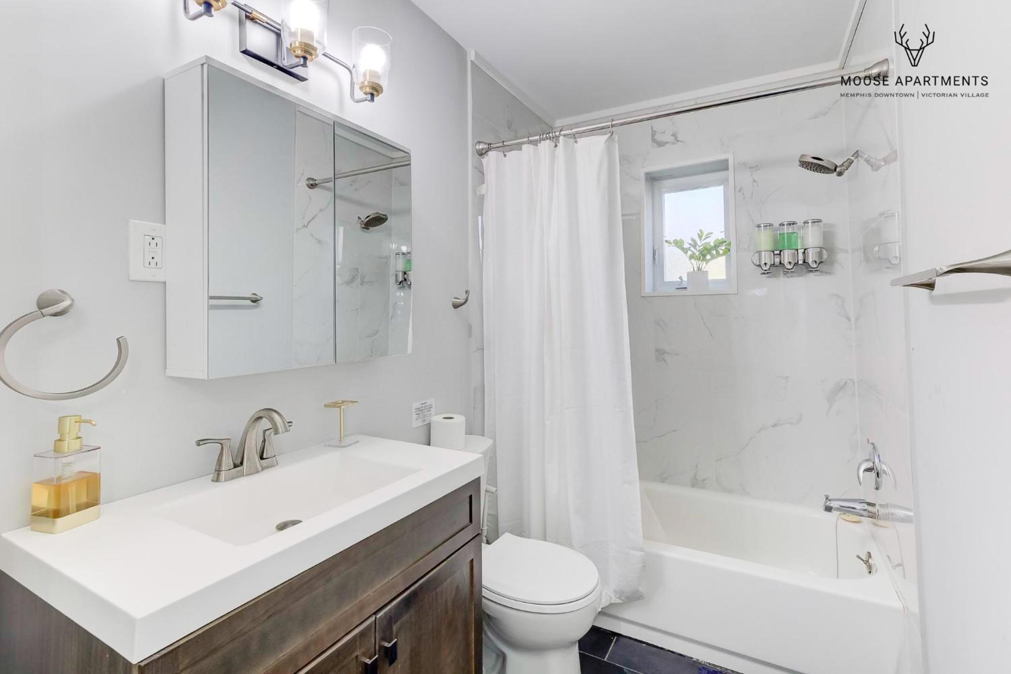 The Moose #6 - Modern Luxe Studio With Free Parking & King Bed Memphis Exteriör bild